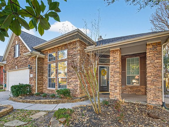 2nd image of 27 Sovereign Way