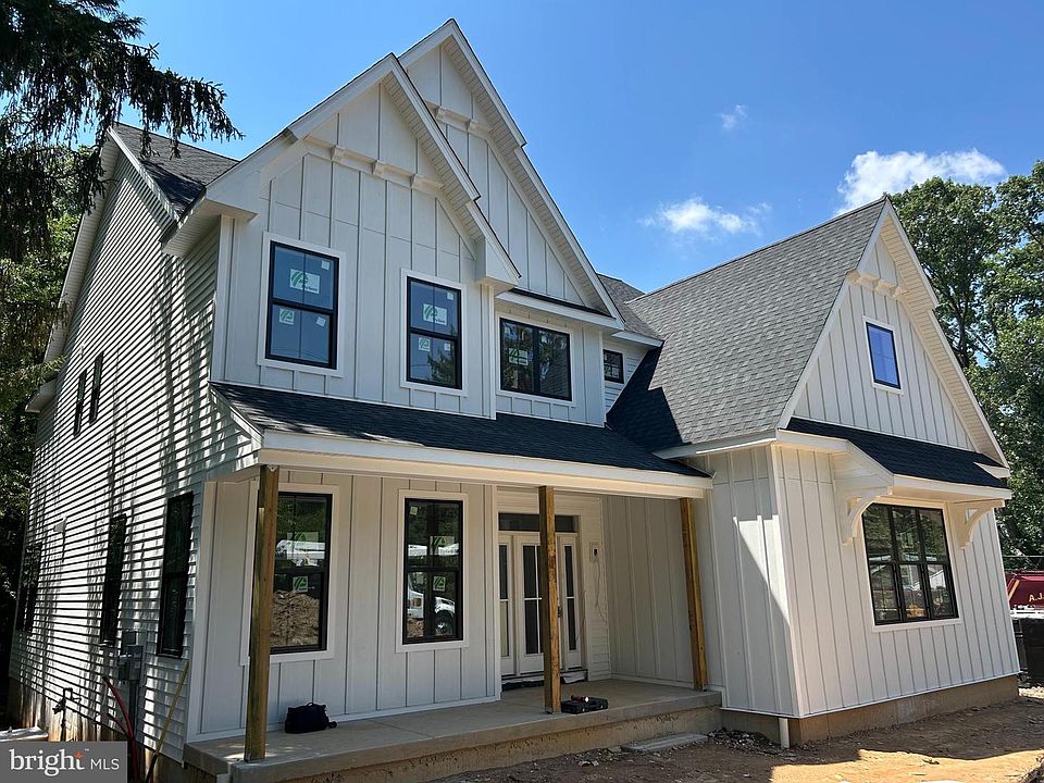 1st image of 1 Whitworth Ave