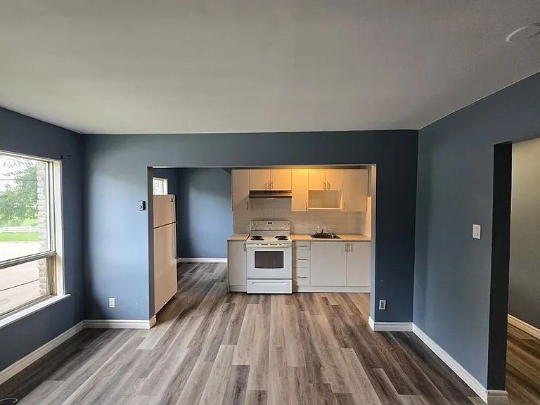 342 Talbot St #2C — Photo 6