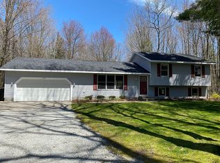 15331 Kelly St, Spring Lake, MI 49456