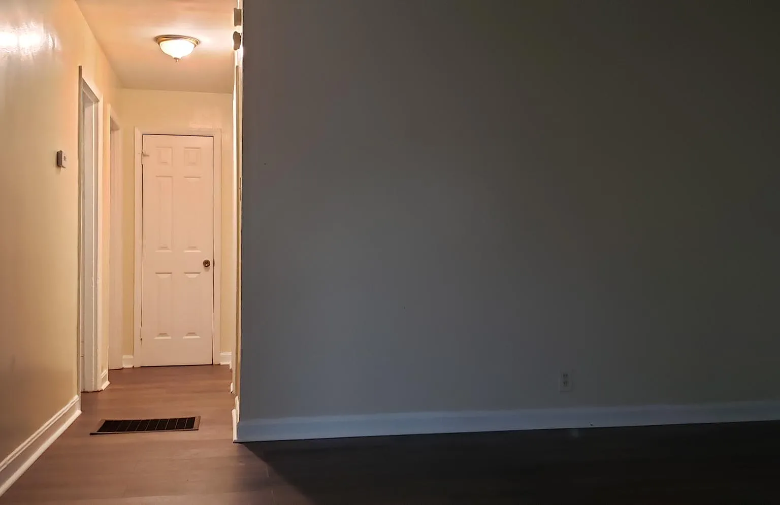 3 bed, 720 sqft, $1,500 — Photo 3