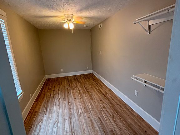 4th image of 118 E Main St #4