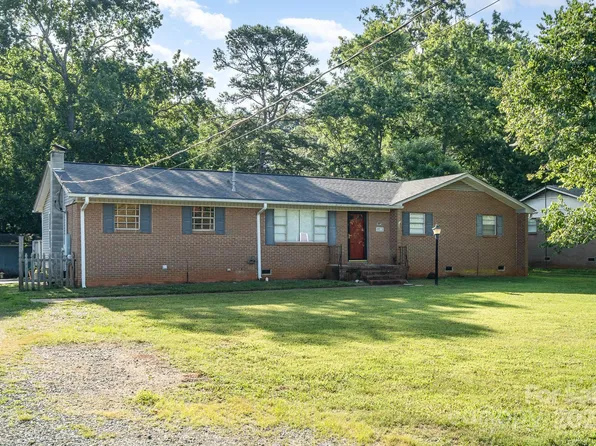 1901 Gemway Dr, Charlotte, NC 28216