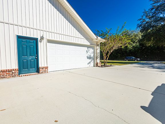 3rd image of 6735 Indian Creek Ct
