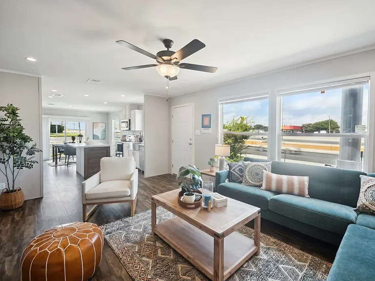 424 Pineland Ave #241 — Photo 4