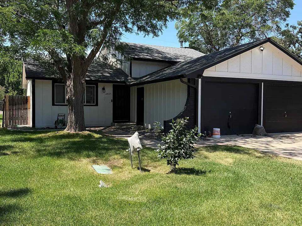 2837 Adobe Dr