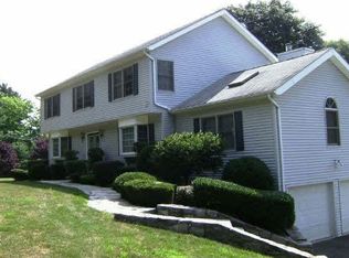 2 Quail Run Dr, Danbury, CT 06811