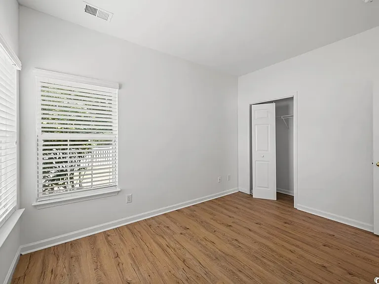 409 Oxner Ct — Photo 24