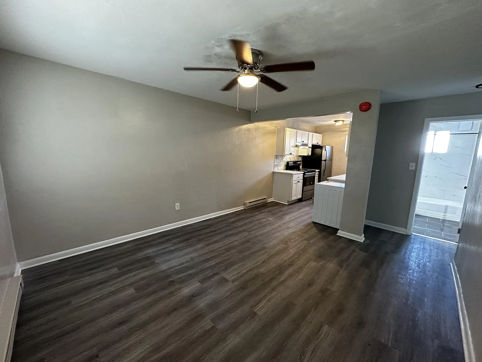 401 Warwick Ave — Photo 2
