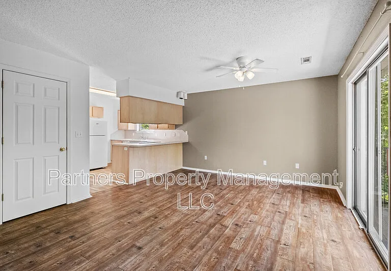 1621 N Leverett Ave #7 — Photo 3