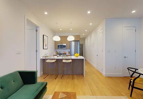 4th image of 308 W 97th St APT 32