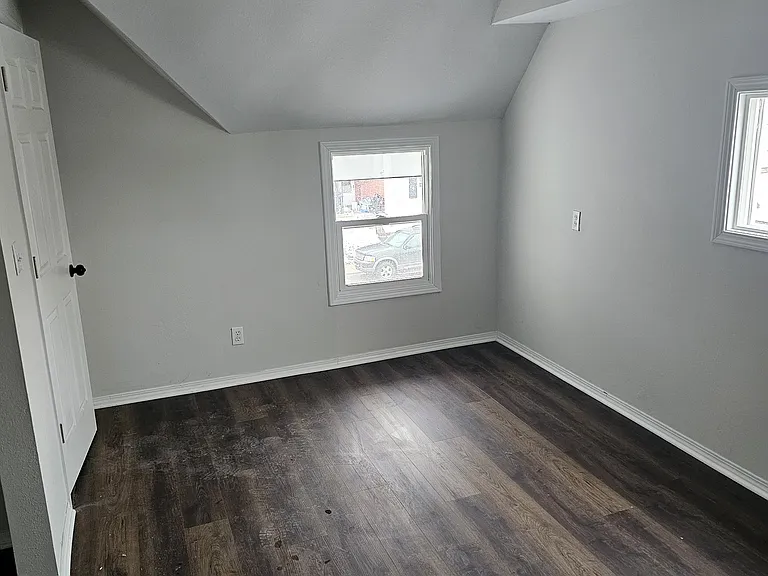 2213 Noble St #B — Photo 6