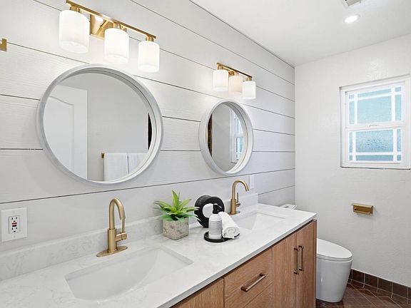 3rd image of 911 Inverness Way