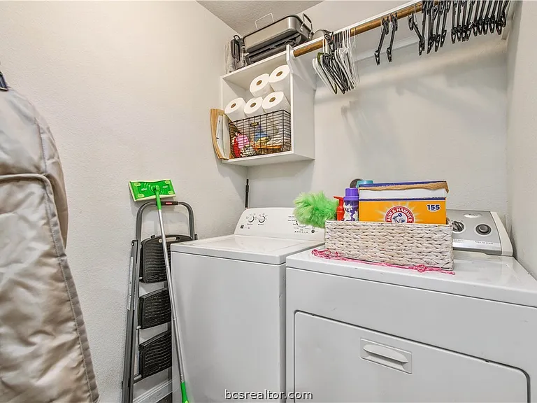 993 Marquis Dr — Photo 11