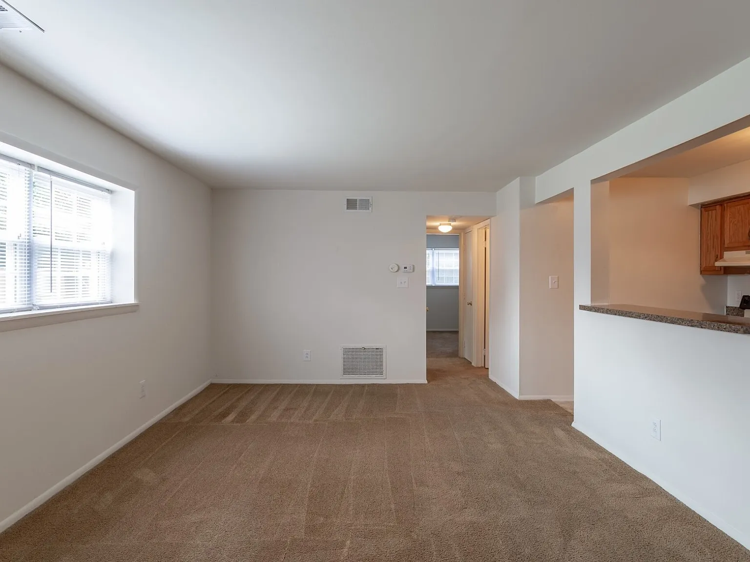 Abbey Walk Apartments — Photo 4
