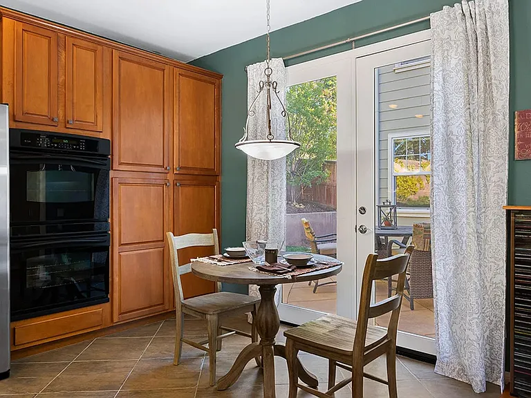 477 Hawk Canyon Ct — Photo 3