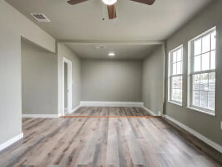 918 E Rice St — Photo 3