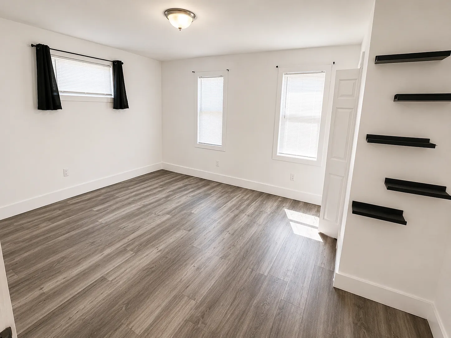 2 bed, 1000 sqft, $1,750 — Photo 3
