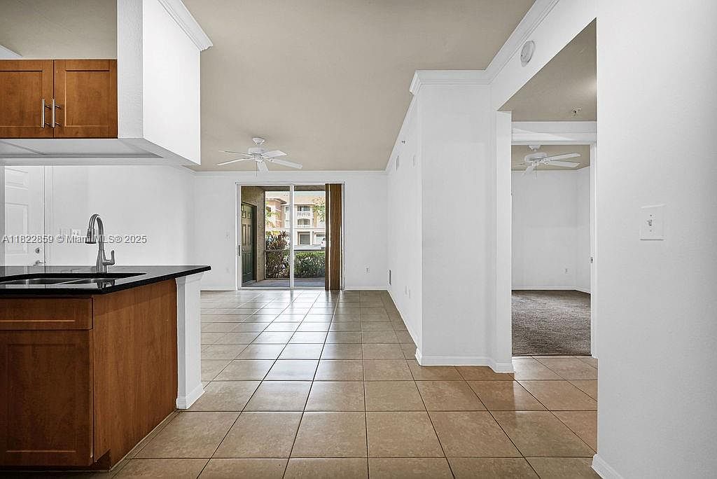 6565 Emerald Dunes Dr APT 103