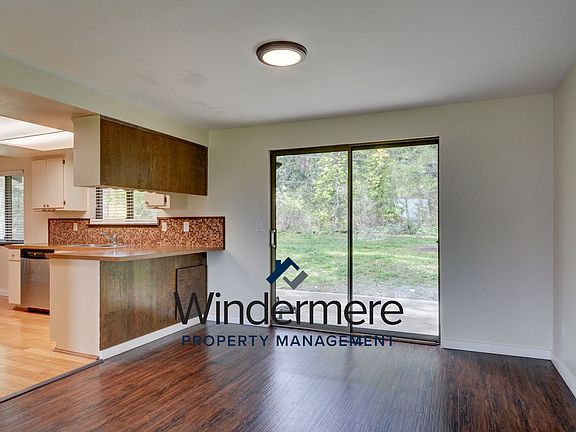 5th image of 1285 Crescent Dr