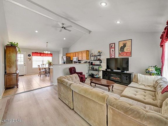 5th image of 126 Deer Park Way