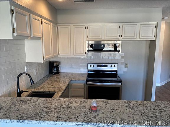 2nd image of 907 Crawford Dr #206