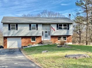 180 Overland Dr, Long Pond, PA