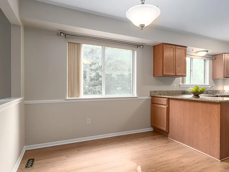 707 Rutgers Rd — Photo 17
