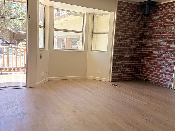 3rd image of 812 Coronado Ave #B