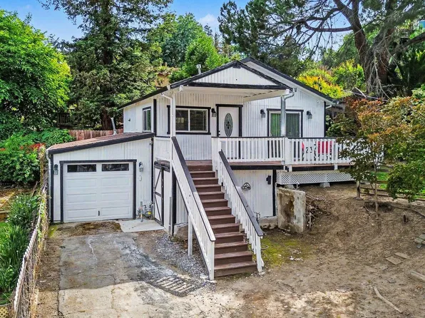 2165 James St, Martinez, CA 94553