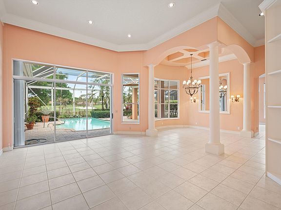 5th image of 9026 Lakes Boulevard