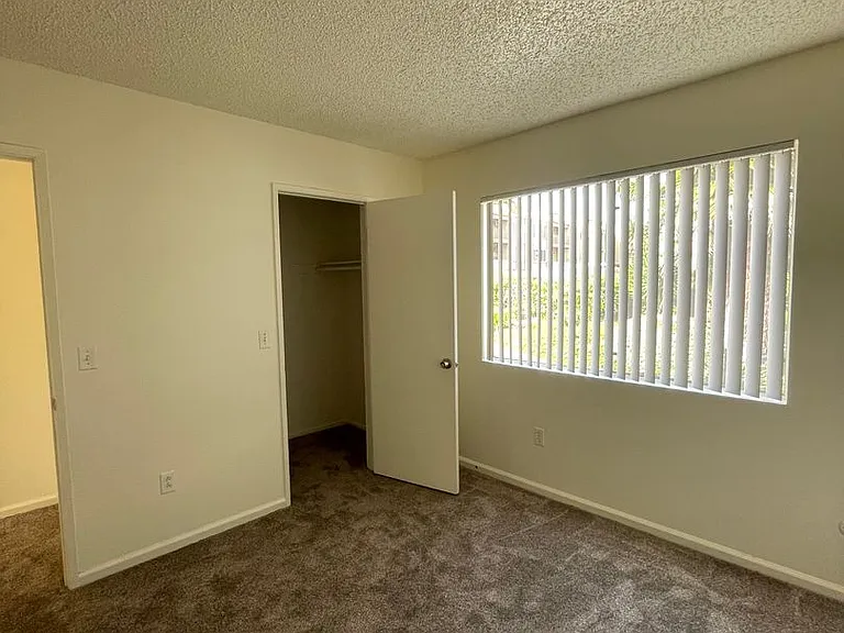 Mira Monte Apartments — Photo 8