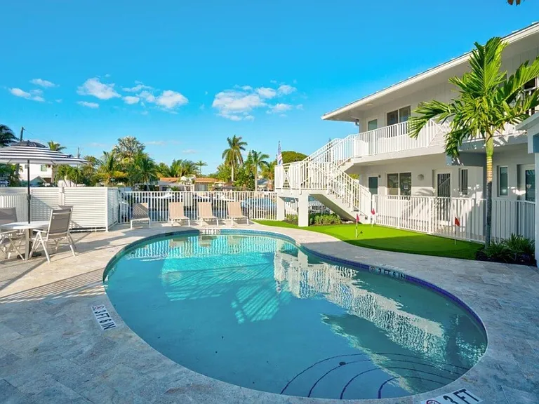 1650 N Riverside Dr #210 — Photo 5