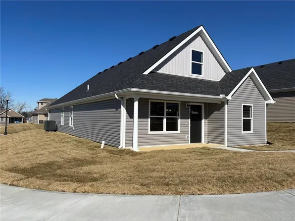 4801 S Creek Woods Dr, Saint Joseph, MO 64507