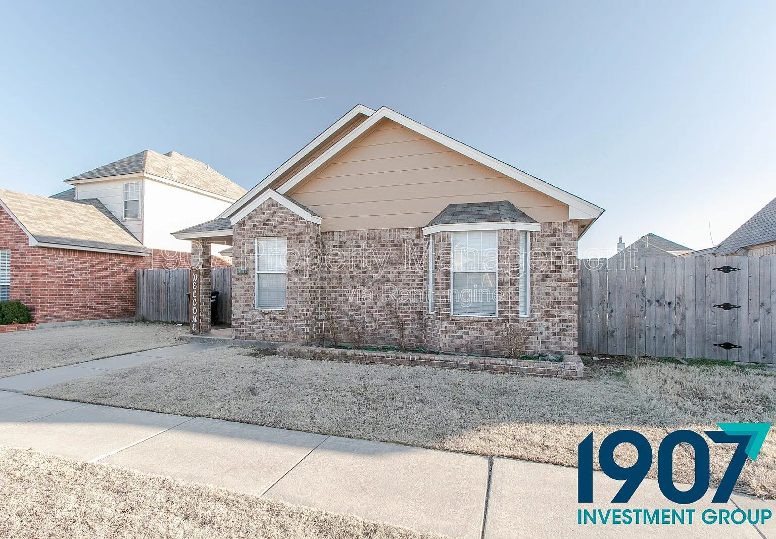 3 bed, 2.0 bath, 1262 sqft, $1,435 — Photo 2