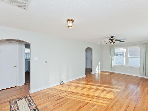 3rd image of 530 W Mesa Ave