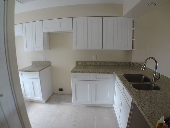 3rd image of 528 Sun Valley Vlg Unit 209