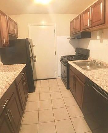 5th image of 90 Park St APT 23