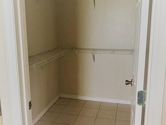 5th image of 111 Sandalwood Dr