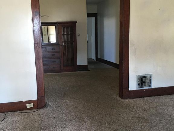 3rd image of 605 S 7th St