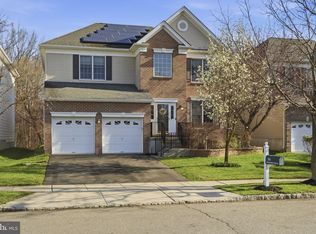 24 Devonshire Dr, Princeton, NJ 08540