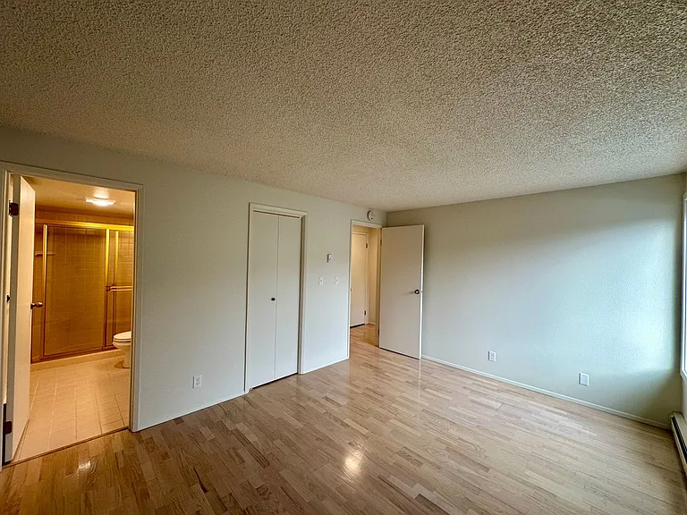 600 S State St #407 — Photo 16