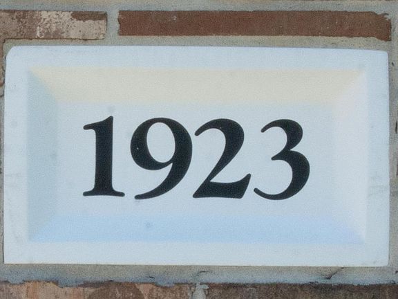 4th image of 1923 Stieler Dr