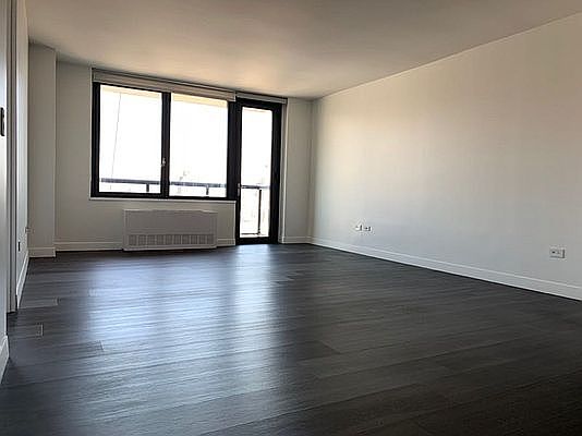 4th image of 250 E Houston St APT 11L