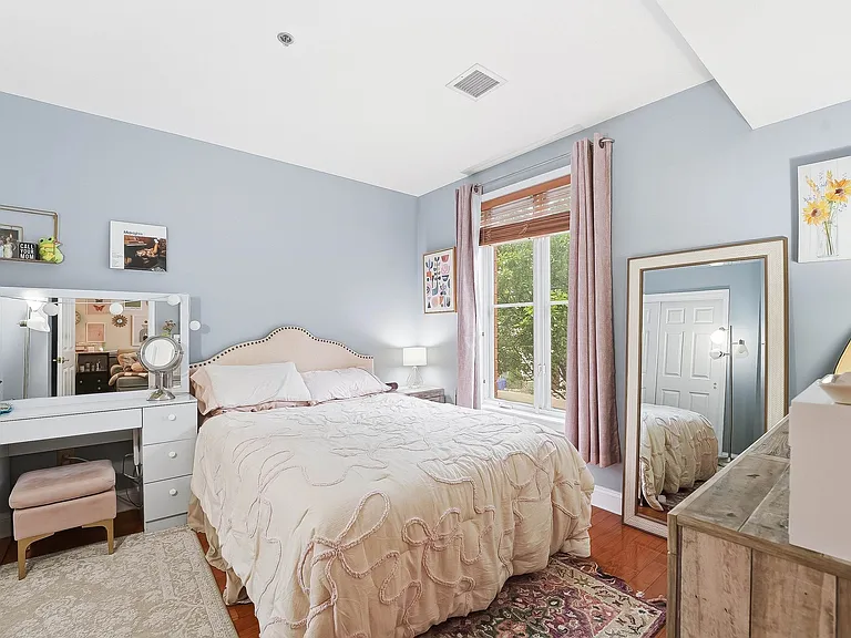 725 Jefferson St #11 — Photo 8