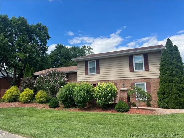 917 Castlewood Drive, New Albany, IN 47150
