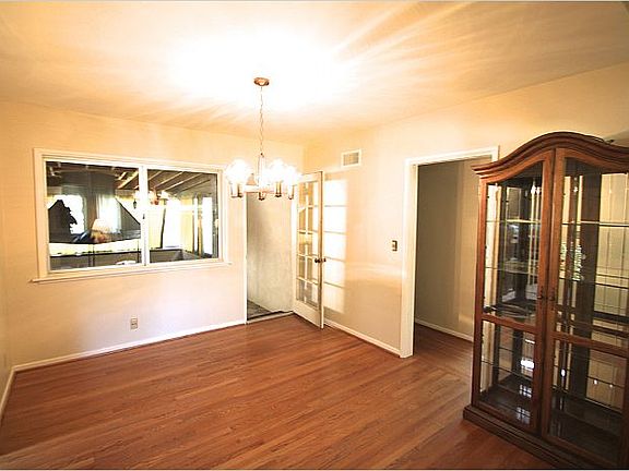 3rd image of 5440 La Forest Dr