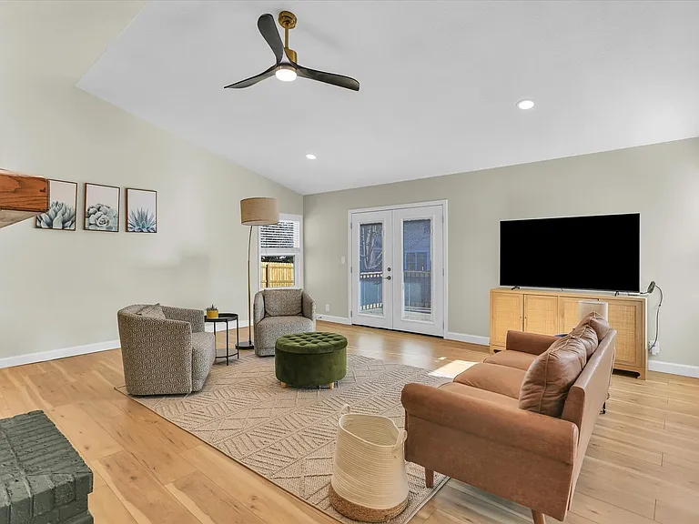 4011 Danbury Dr — Photo 8