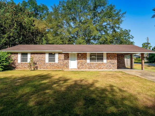 1201 Dawn Dr, Ellisville, MS 39437
