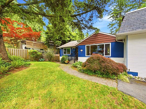 3rd image of 1611 Lynn Valley Rd